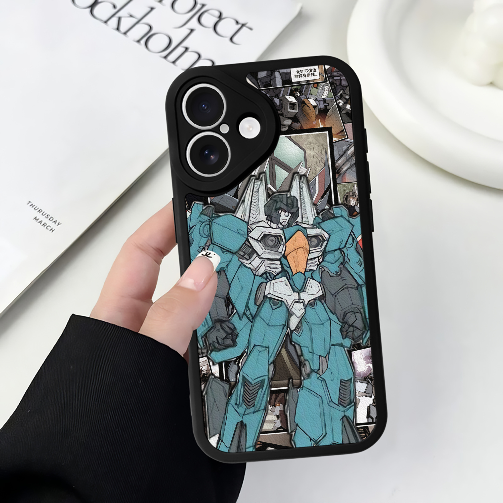 （画像用） Transformers トランスフォーマー 【iPhone 16シリーズ対応】シリコンスマホケース（レザー調） 材質：シリコン